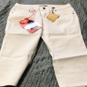 White Capri Hybrid & Company womens jeans